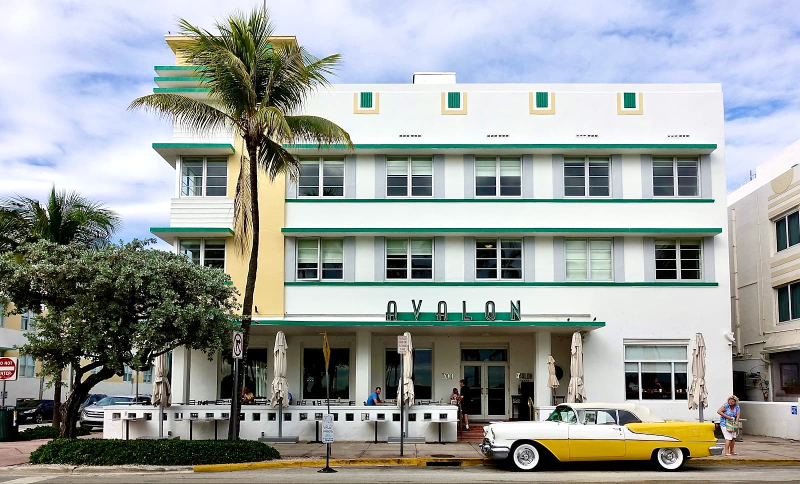 Yellow vintage coupe, Little Havana